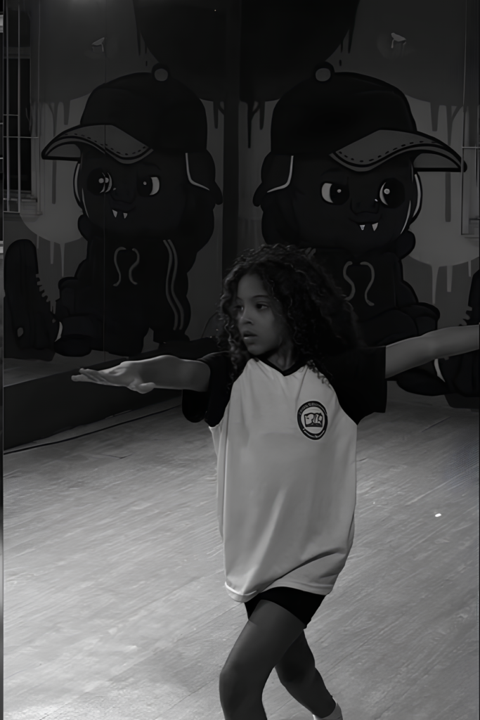 A arte de respirar: dança e canto contra a asma grave 1 A Arte Mudando Vidas. Na Foto Isis Magalhães, 9 Anos, Dançarina E Portadora De Asma Grave Eosinofílica. Acervo Pessoal.